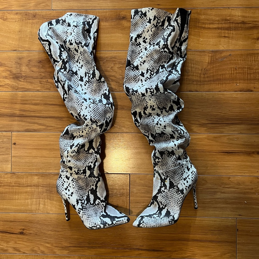 Jessica Simpson Loury over the knee stiletto boots with snakeskin print size 6
